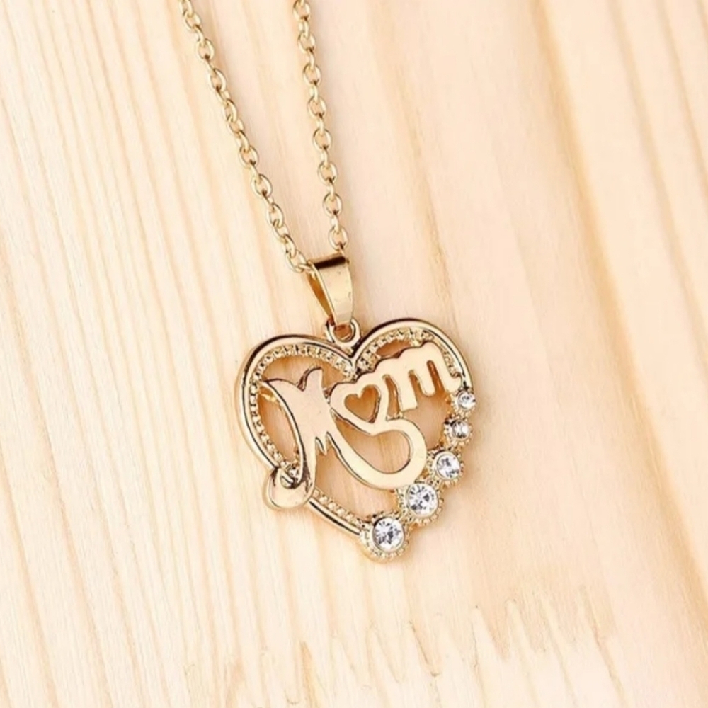 Gold Heart 'Mom' Pendant Necklace - Picture 6 of 6